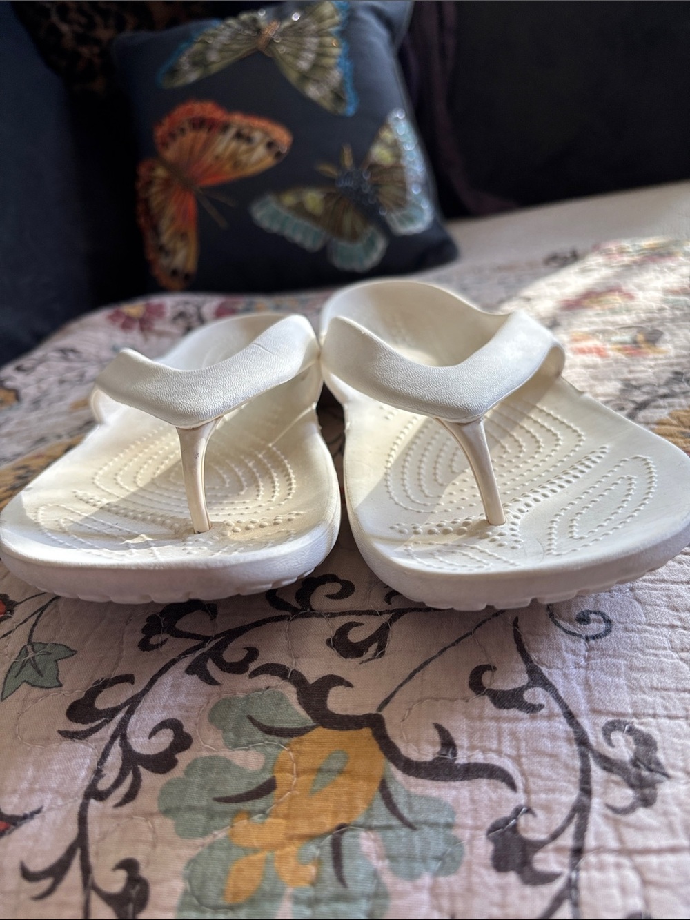 Crocs Iconic Comfort Kadee II White Thong Flip Flop Sandals Size 9 - Picture 8 of 13
